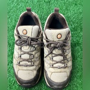 Merrell Women Trekking Shoes Size 9.5‎